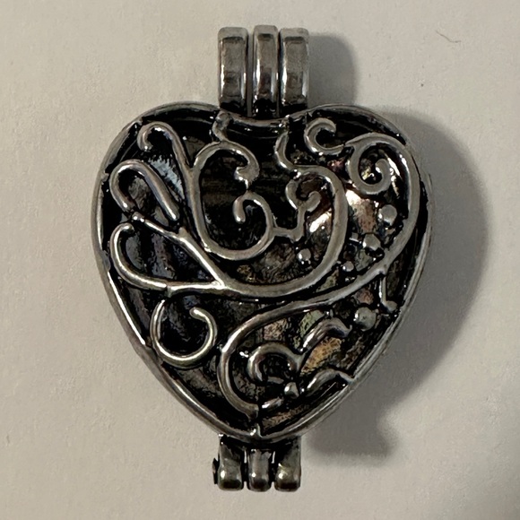 Lot of 7 Fragrance Diffuser Lockets - Picture 8 of 16